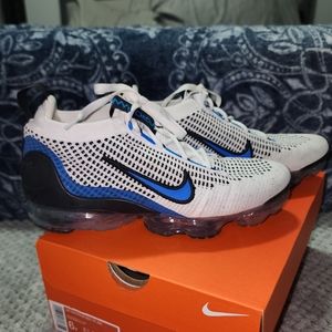 Nike Vapormax shoes Youth size 6 or size 8 in ladies